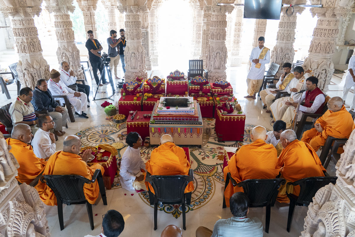 Vastu-Mandir Pravesh rituals, BAPS Shri Swaminarayan Mandir, Nadiad