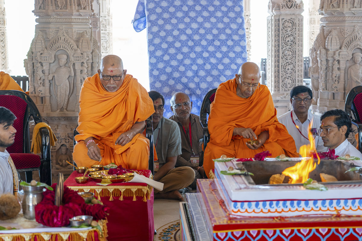 Vastu-Mandir Pravesh rituals, BAPS Shri Swaminarayan Mandir, Nadiad