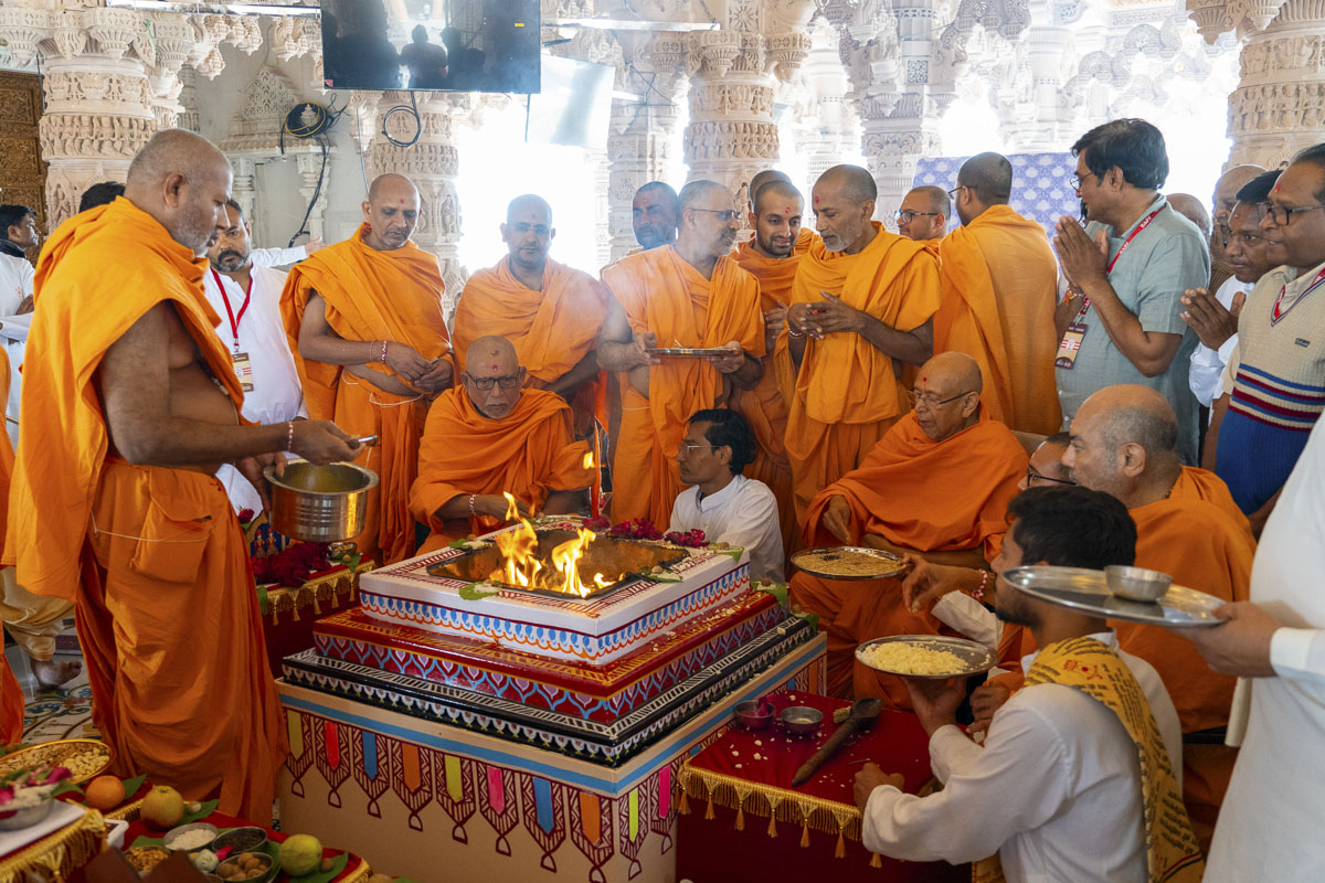 Vastu-Mandir Pravesh rituals, BAPS Shri Swaminarayan Mandir, Nadiad