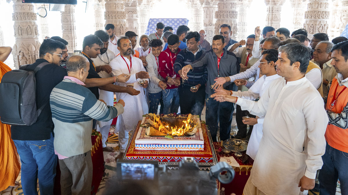 Vastu-Mandir Pravesh rituals, BAPS Shri Swaminarayan Mandir, Nadiad