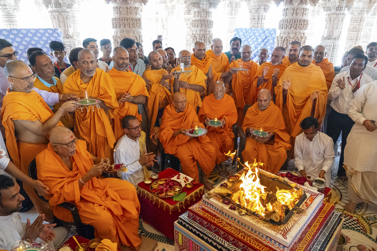 Vastu-Mandir Pravesh rituals, BAPS Shri Swaminarayan Mandir, Nadiad