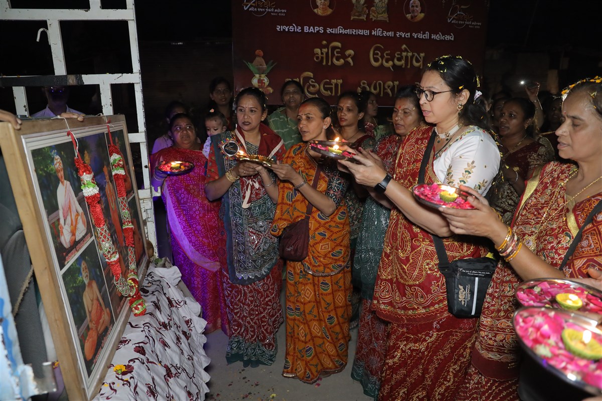 24 November: Women’s Kalash Yatra