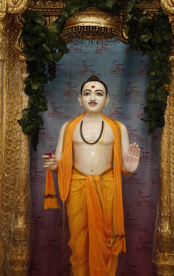 26 November: Uttamottam Maha-Abhishek 