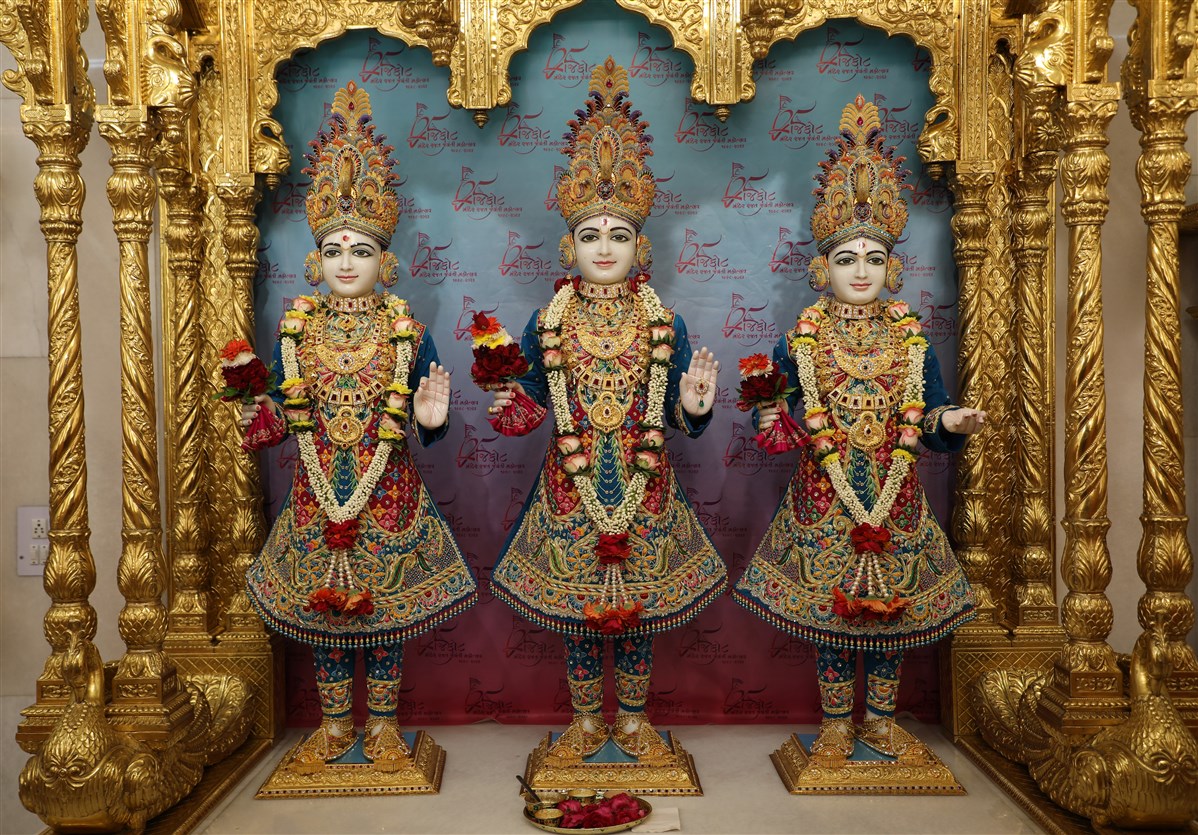 26 November: Uttamottam Maha-Abhishek 