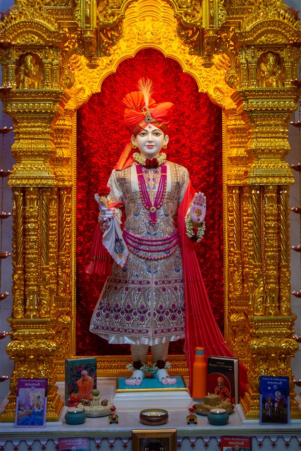 Shri Ghanshyam Maharaj, BAPS Shri Swaminarayan Mandir, Nadiad