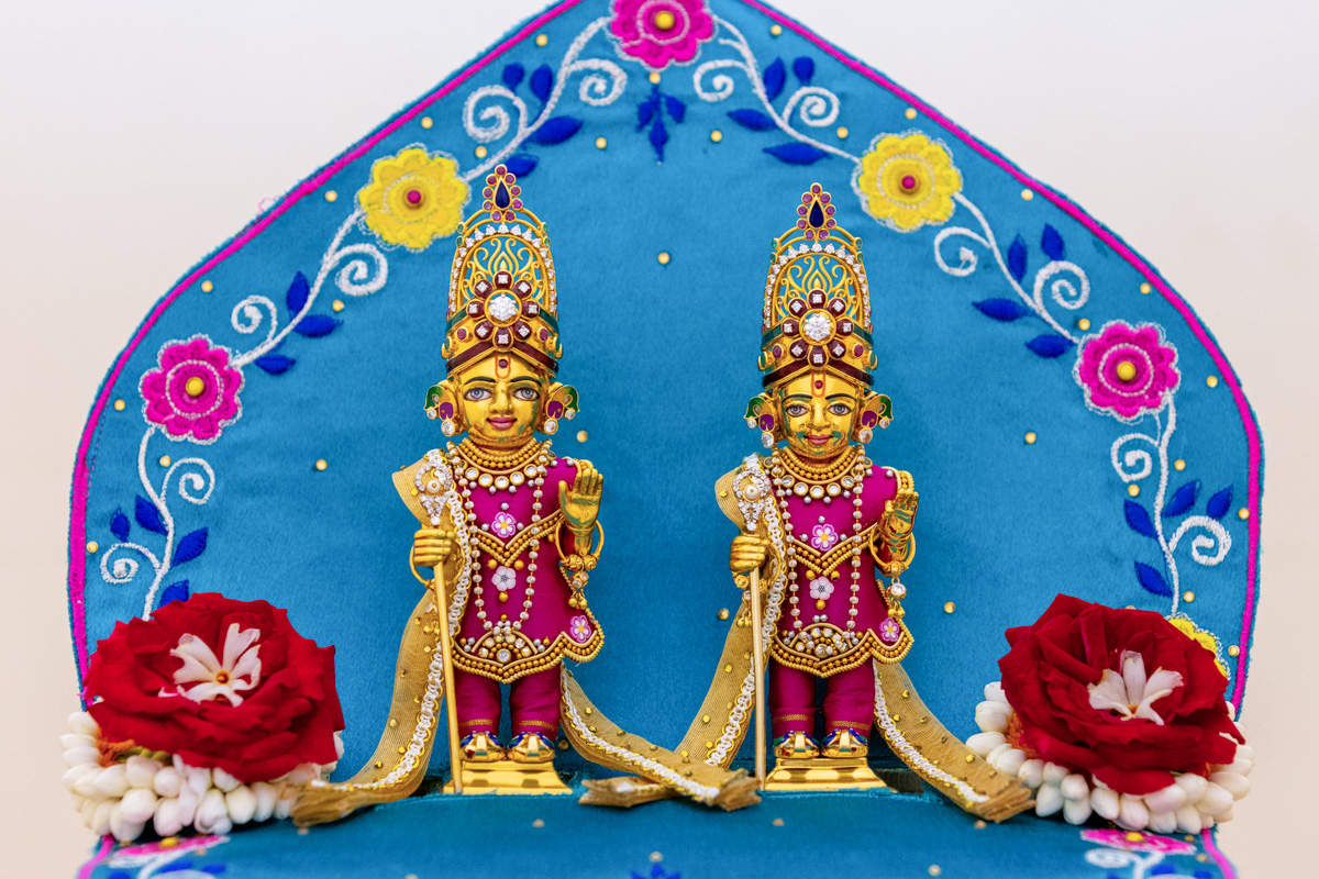 Shri Harikrishna Maharaj and Shri Gunatitanand Swami Maharaj