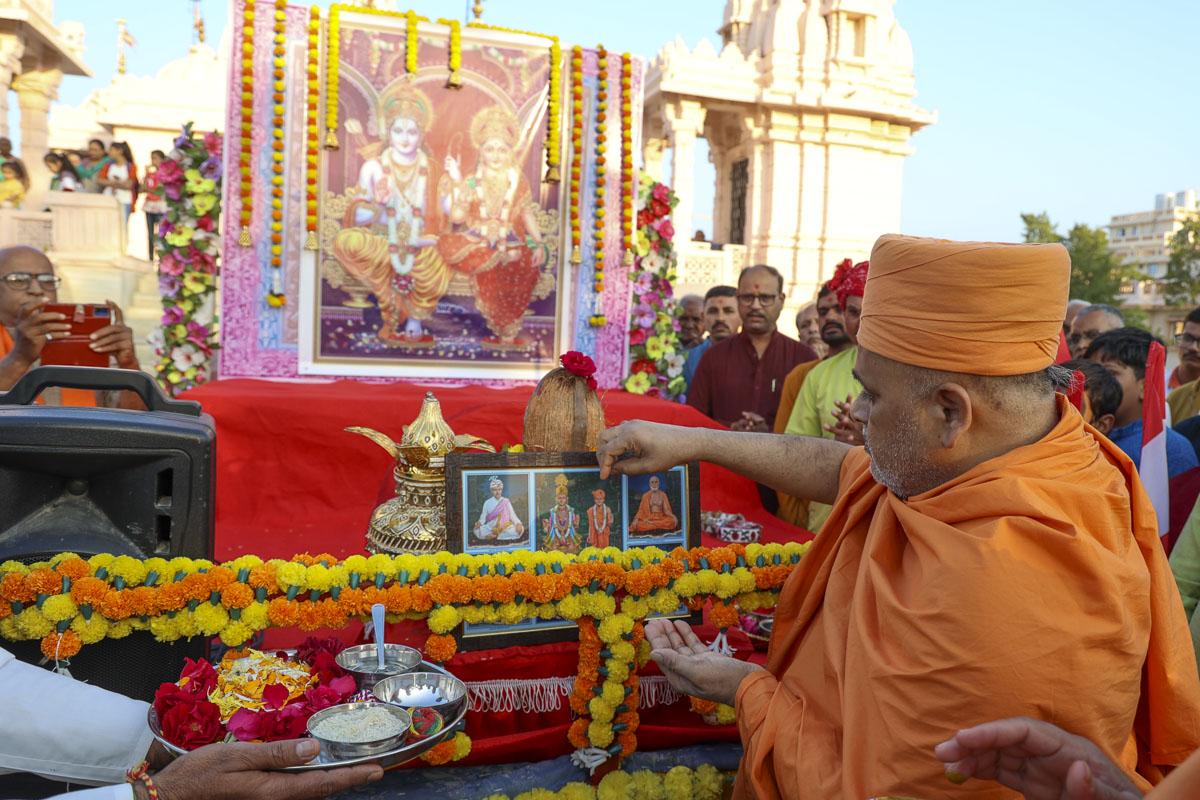 Shri Ram Janmbhoomi Mandir Akshat Kumbh Vadhamana, Surendranagar