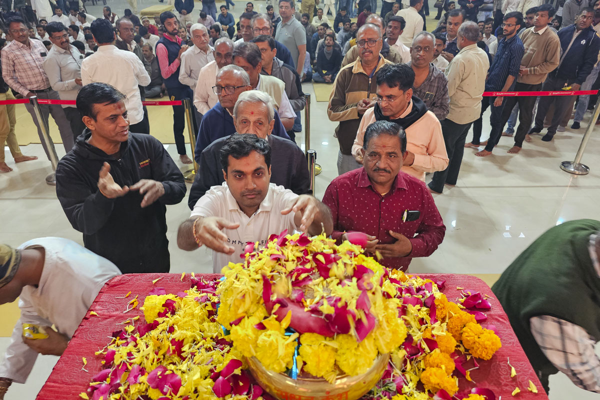 Shri Ram Janmbhoomi Mandir Akshat Kumbh Vadhamana, Bhavnagar