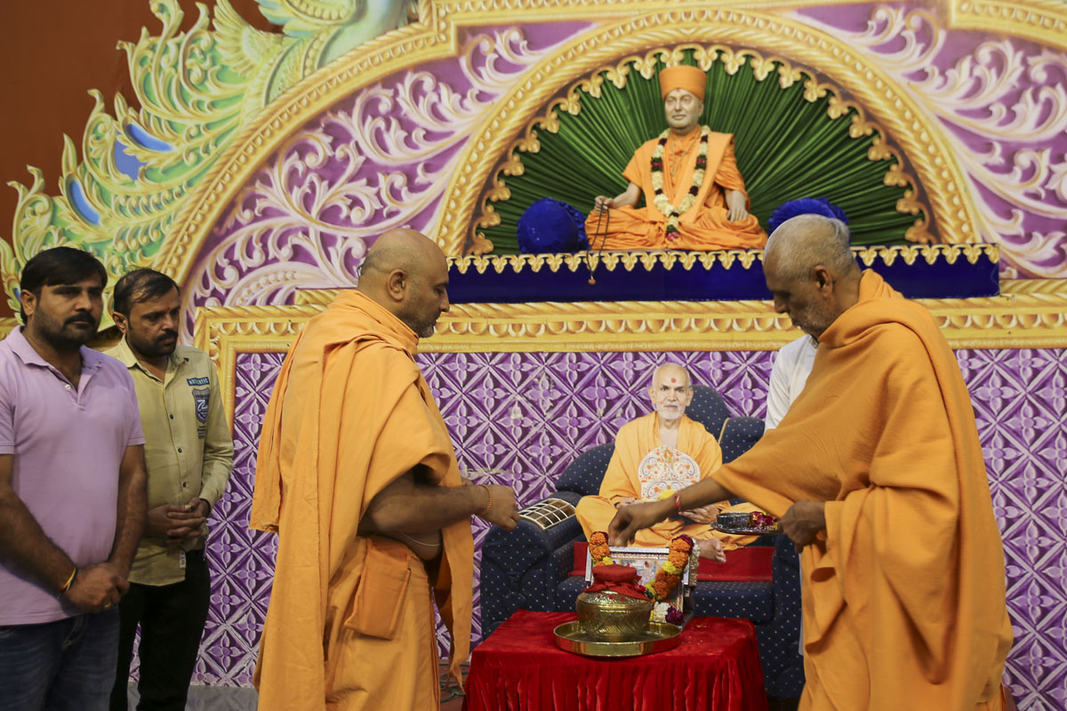 Shri Ram Janmbhoomi Mandir Akshat Kumbh Vadhamana, Gadhada
