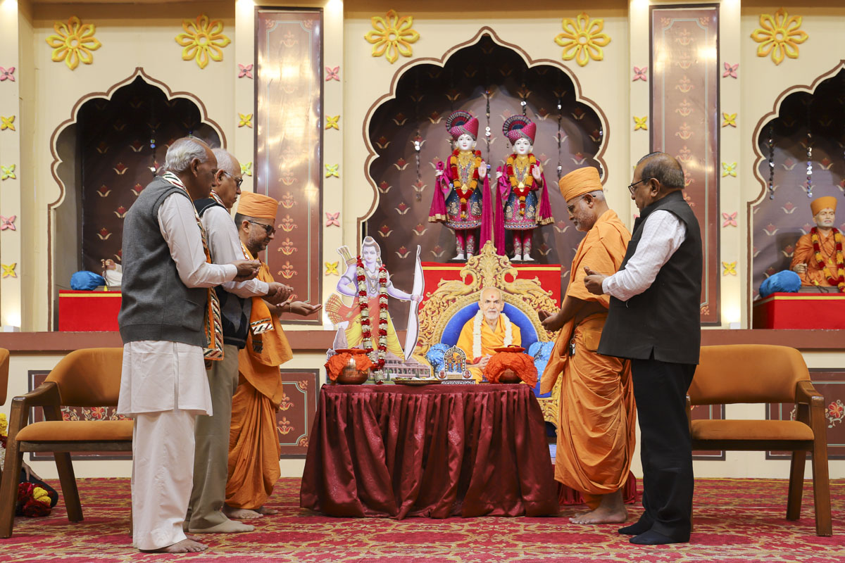 Shri Ram Janmbhoomi Mandir Akshat Kumbh Vadhamana, Rajkot