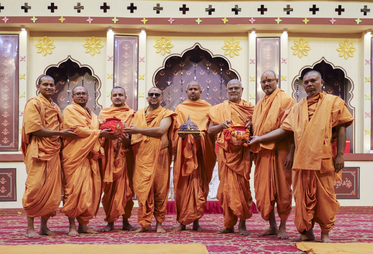Shri Ram Janmbhoomi Mandir Akshat Kumbh Vadhamana, Rajkot