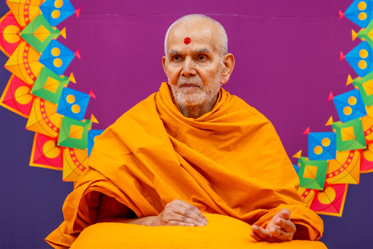 Swamishri during a conversation