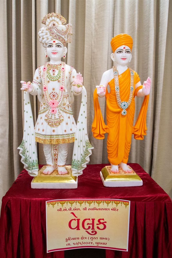 Murtis to be consecrated at BAPS Shri Swaminarayan Mandir, Veluk, Surat, India