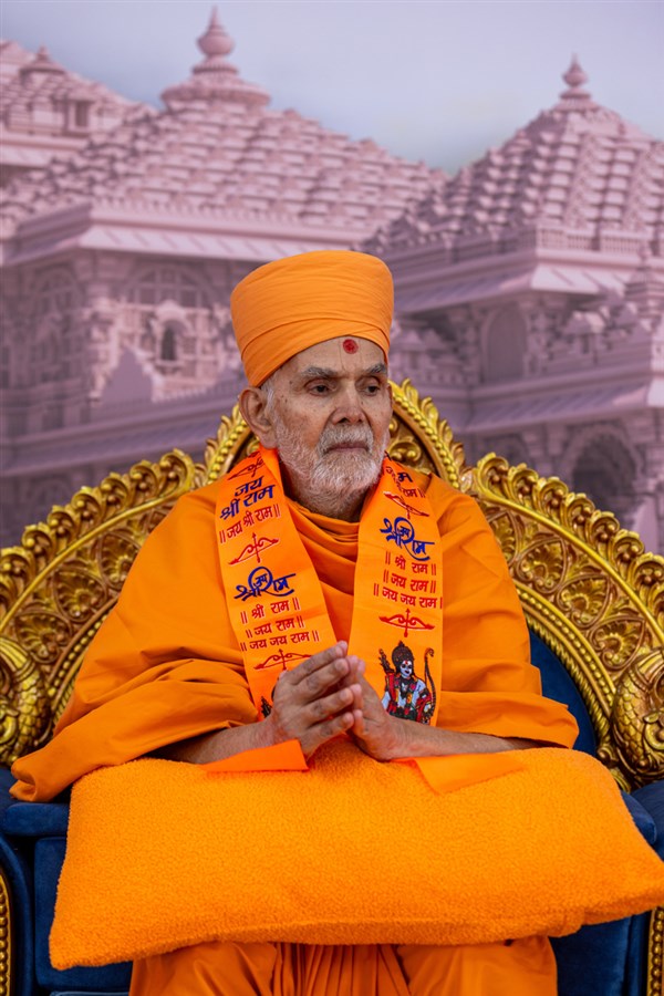Swamishri watches live webcast