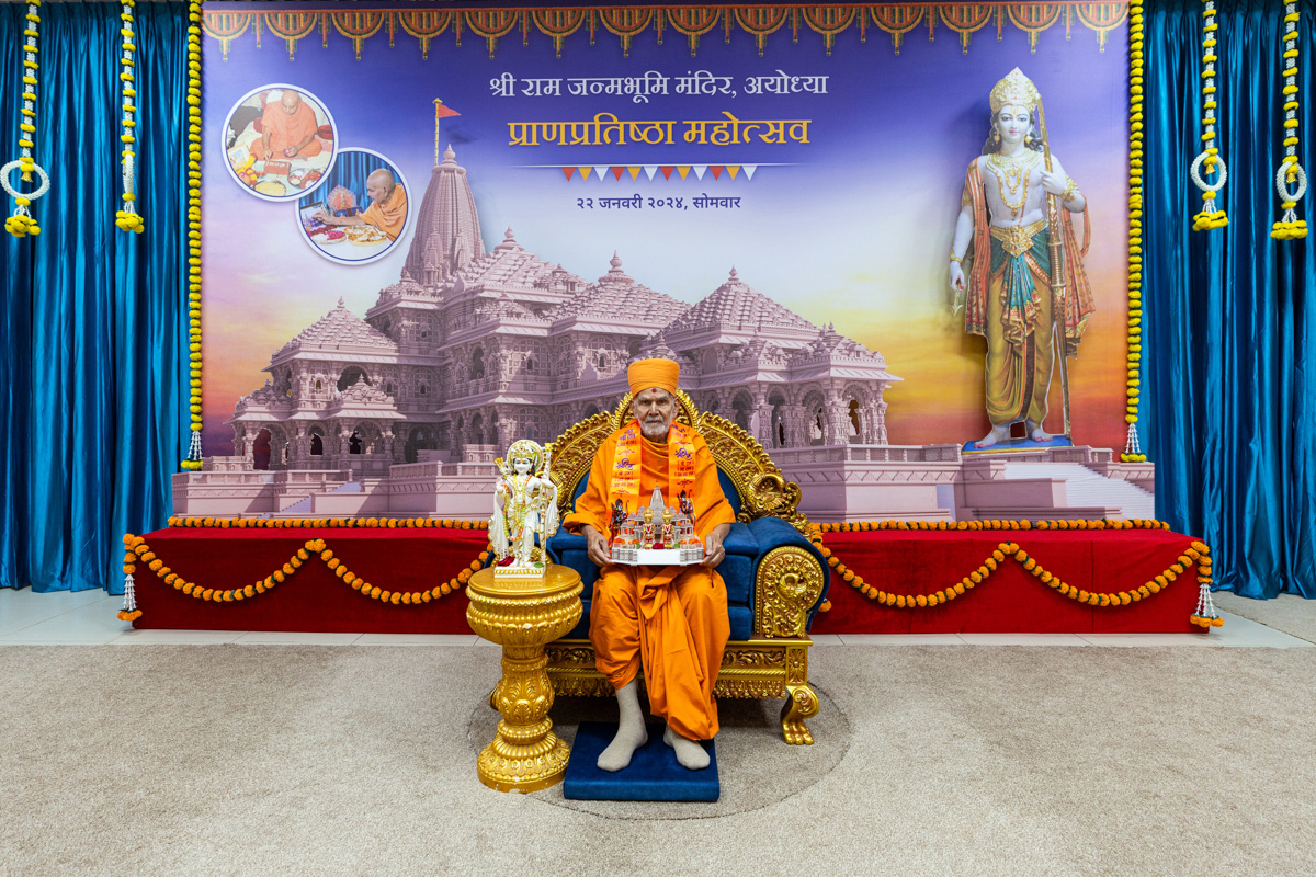 Swamishri with Bhagwan Shri Ram and Shri Harikrishna Maharaj and Shri Gunatitanand Swami Maharaj