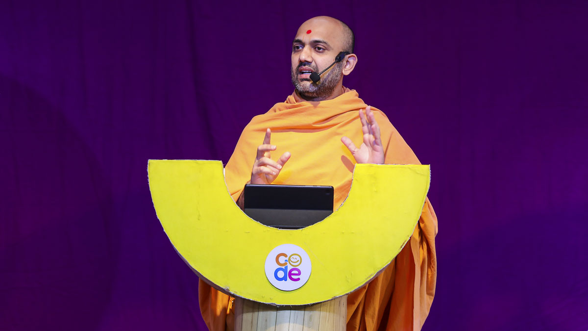 Nirmalvadan Swami explains how one can apply wisdom in order to be happy