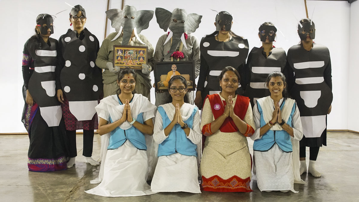 Balika karyakars present during a delightful session entitled ‘The World of Stories’
