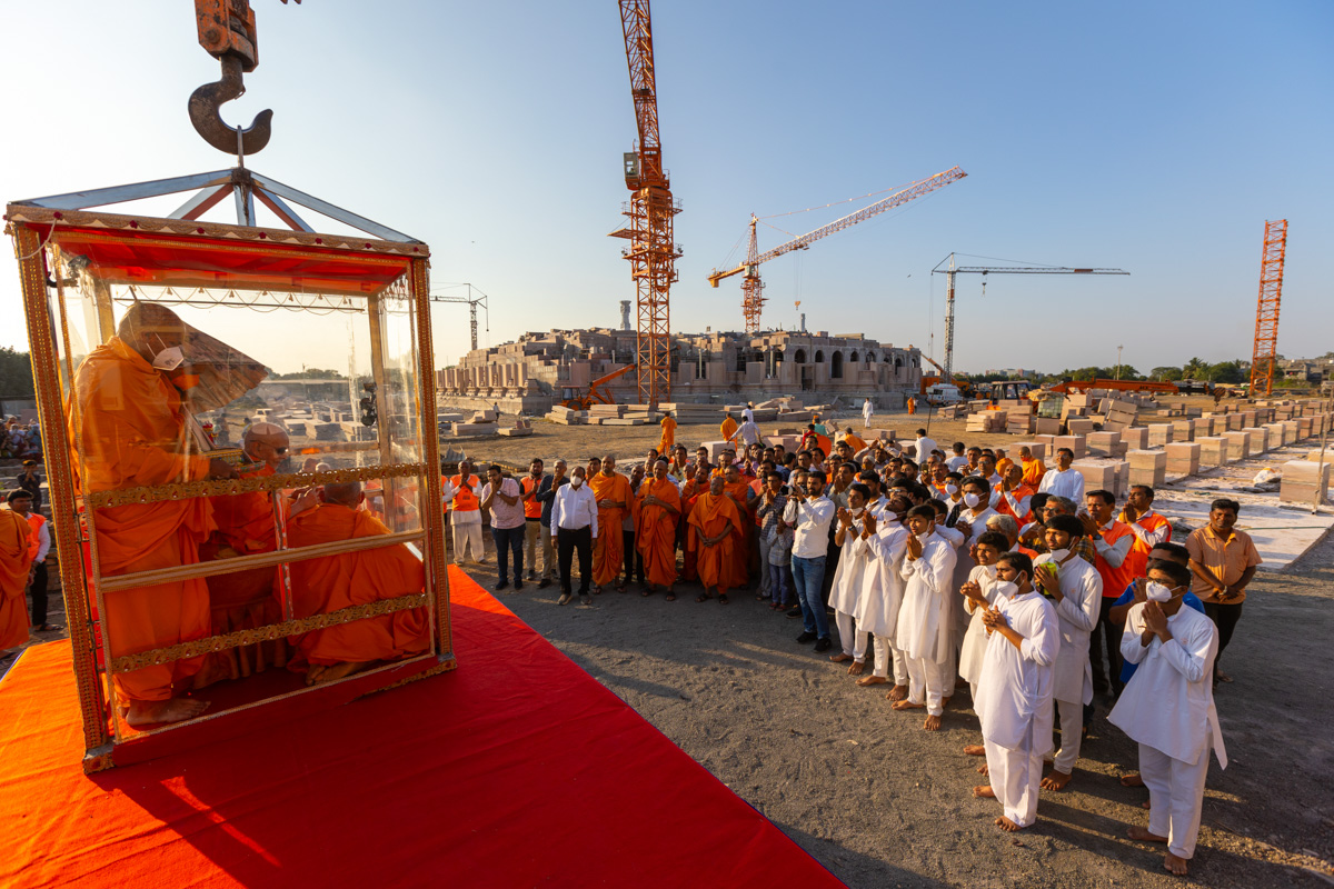 Swamis visits the under-construction Swaminarayan Akshardham site