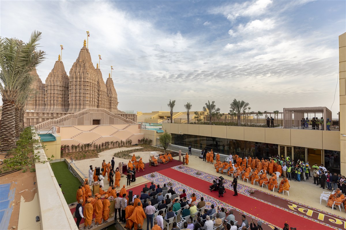 Swamishri had arrived in Abu Dhabi to inaugurate the BAPS Hindu Mandir, the first traditional Hindu stone temple in the Middle East
