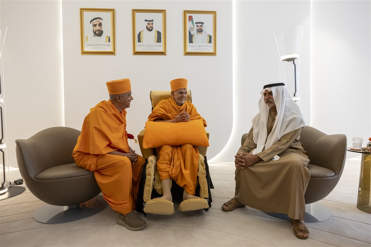 His Excellency Sheikh Nahayan Mabarak Al Nahyan says to His Holiness Mahant Swami Maharaj, “Welcome to the UAE. Our nation is blessed with your presence. We are touched by your kindness and we feel your prayers.”