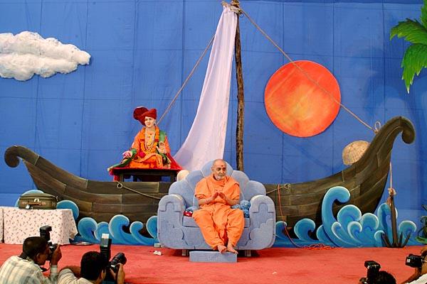 Swamishri responds to the festive bhajan sung by sadhus