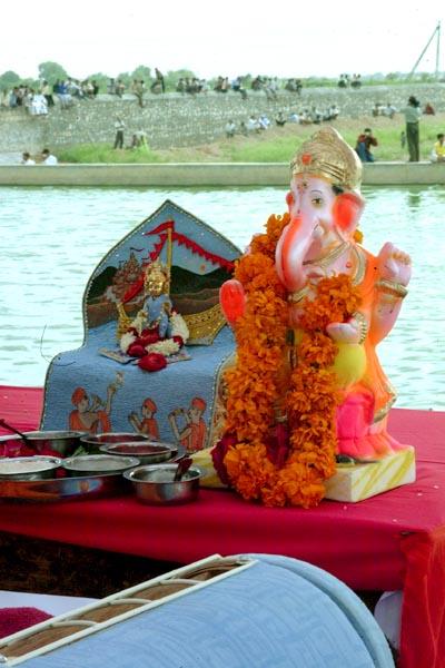 Shri Harikrishna Maharaj and Shri Ganeshji