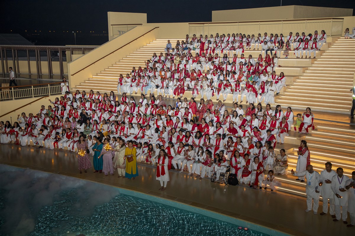 The shibir concluded at 7:30 PM with the Ganga Aarti at the Swaminarayan Ghat, full of enduring memories
