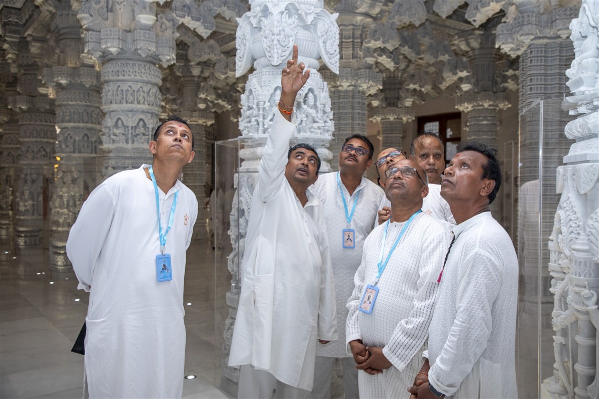 Sanjay Parikh explains the significance of the dome of harmony