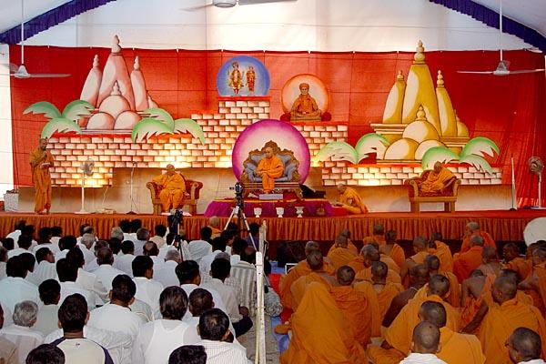 Satsang assemblycommemorating the shraddh of Shastriji Maharaj
