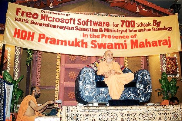 Swamishri blesses the function
