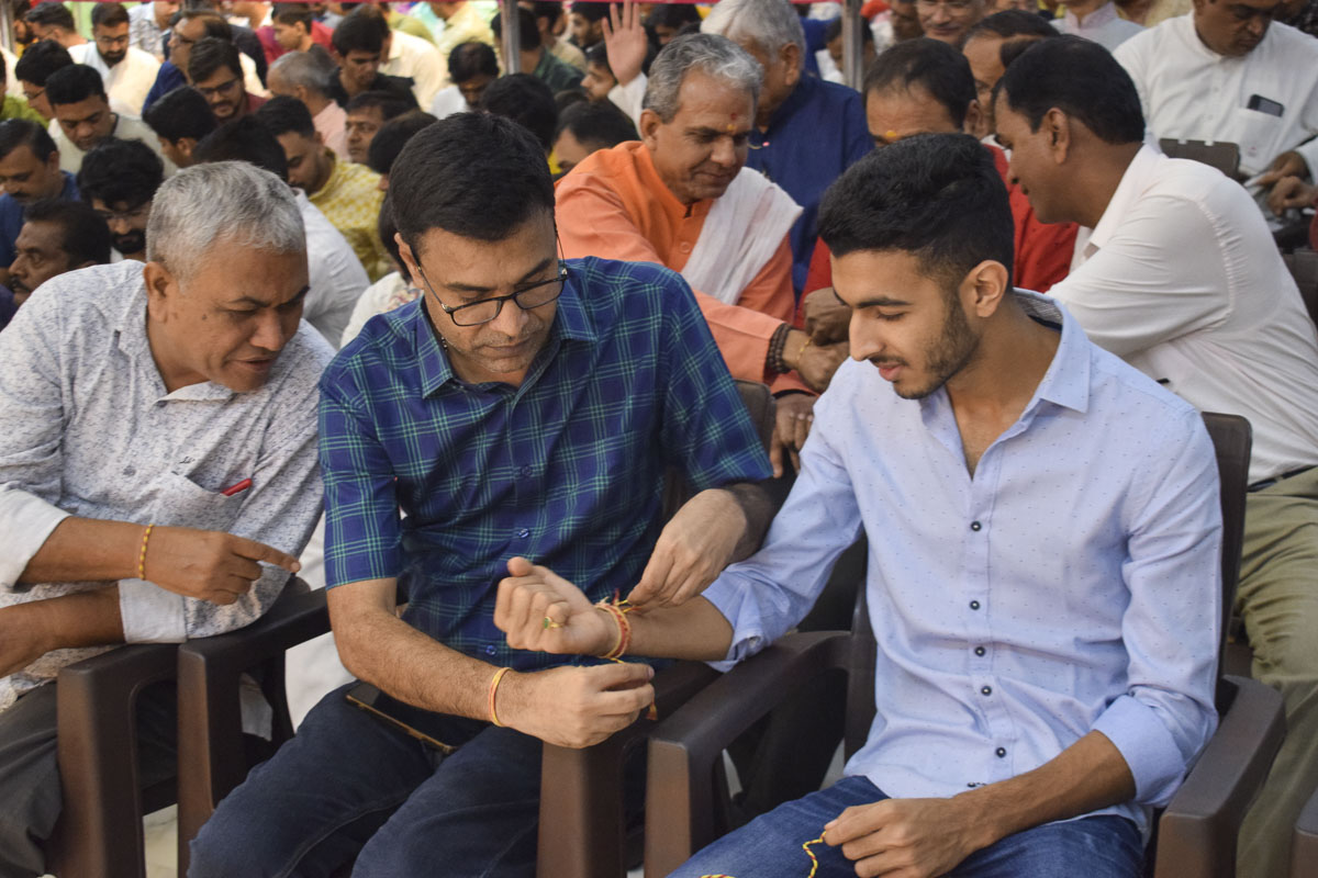 Parivarik Ekta Din, 20 Aug 2024
