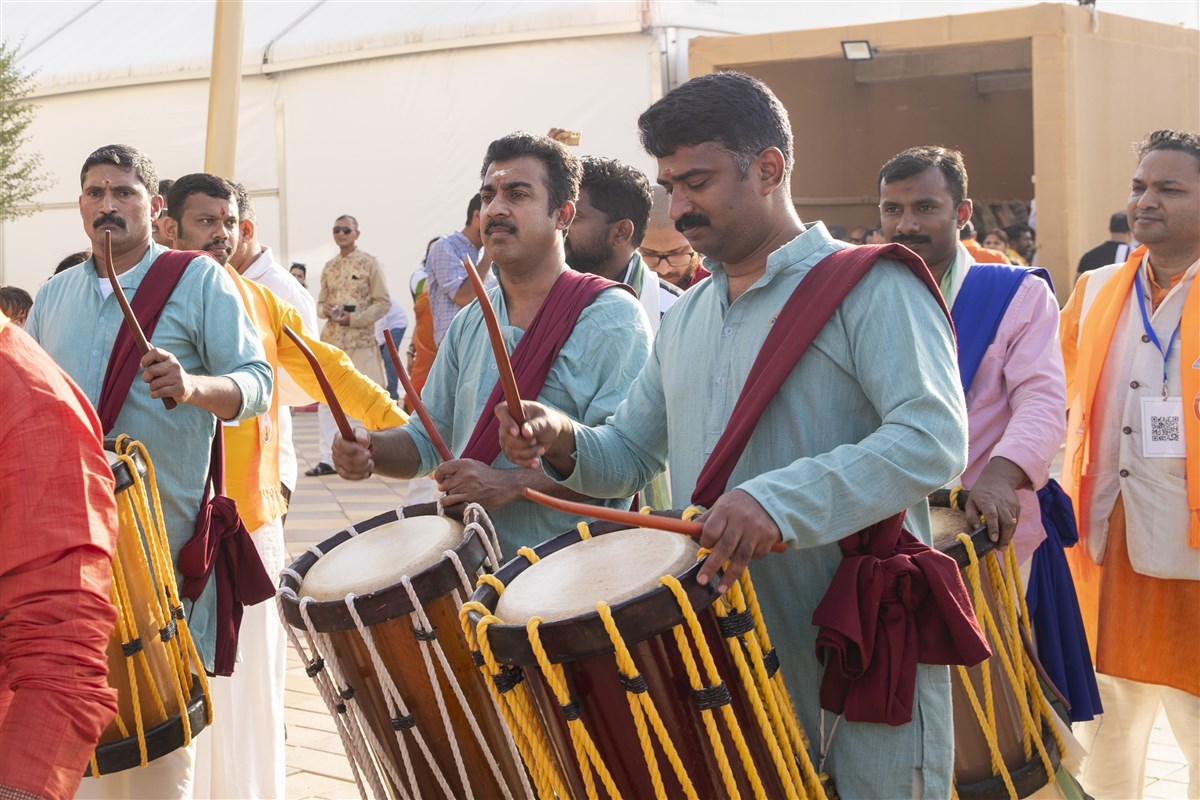 South Indian drums enriched the festive atmosphere, promoting cultural harmony.