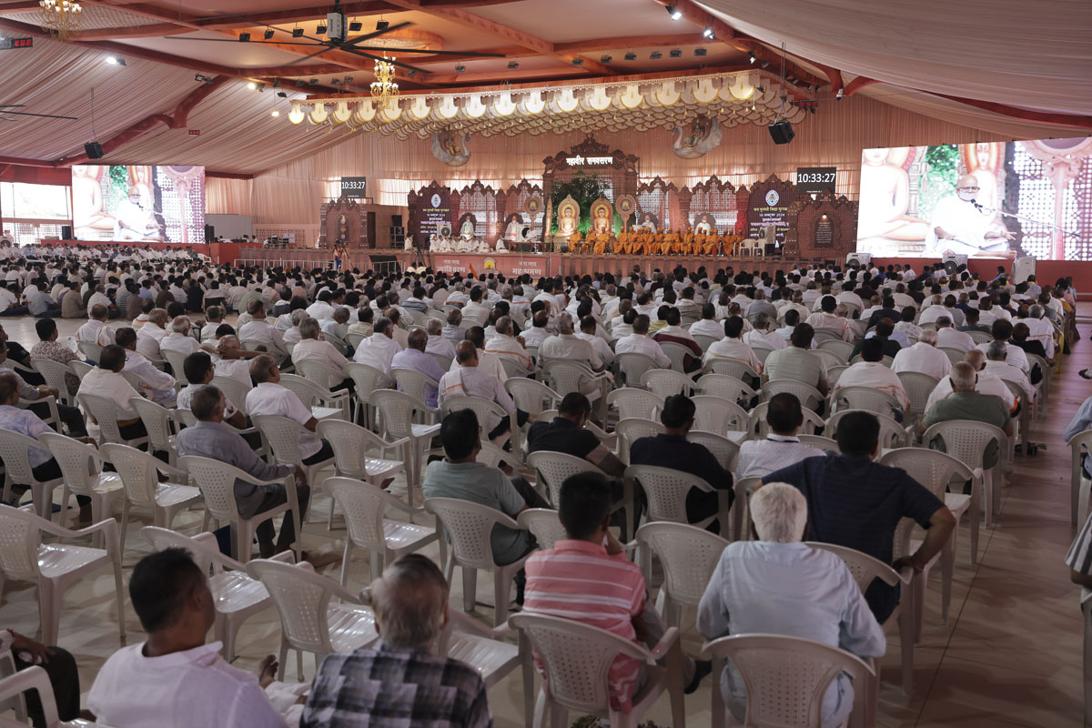 Interfaith Dialogue with His Holiness Acharya Mahashramanji