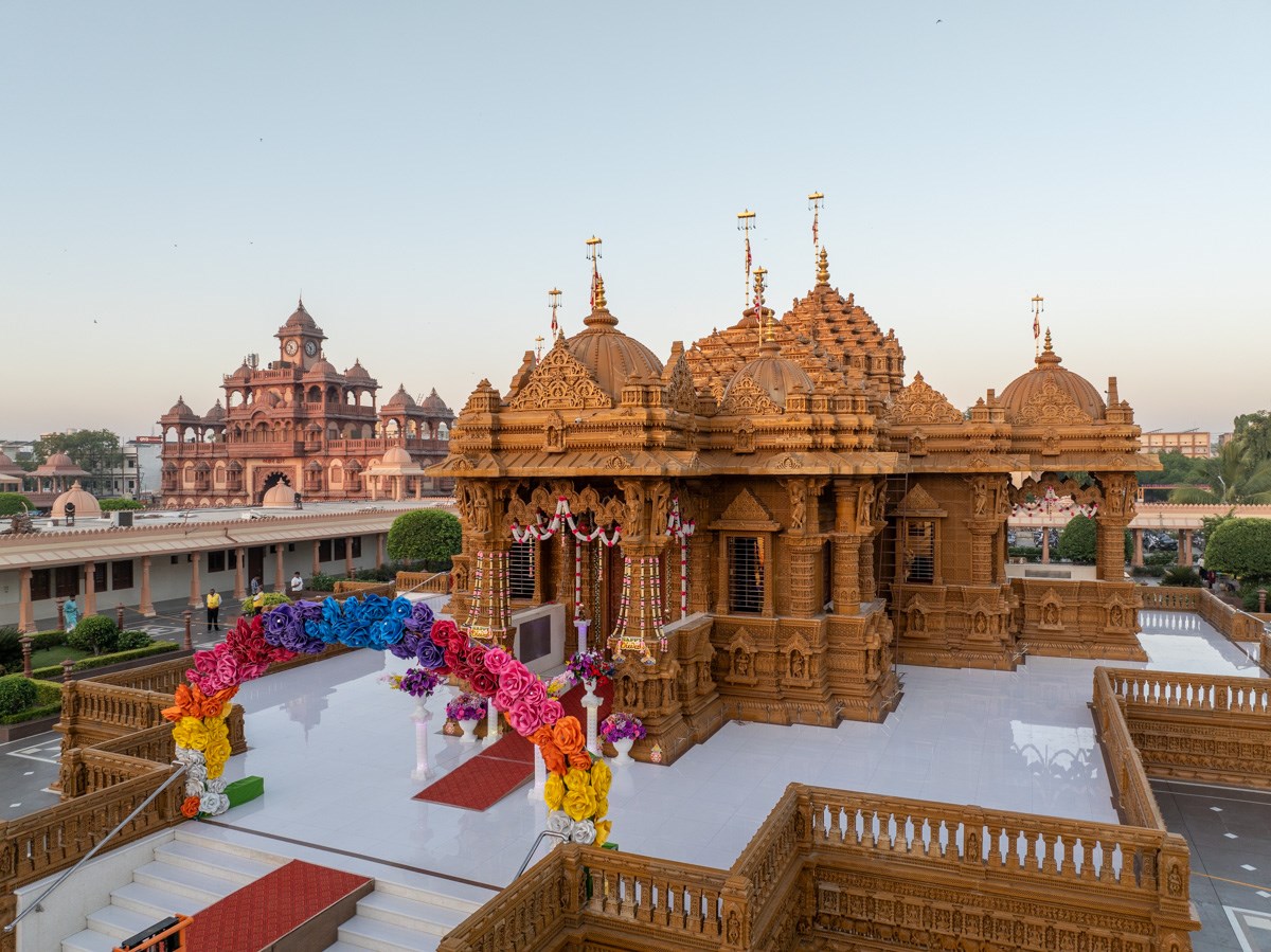 Shri Yogi Smruti Mandir