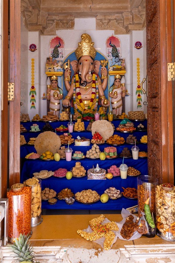 Annakut offered to Shri Ganeshji