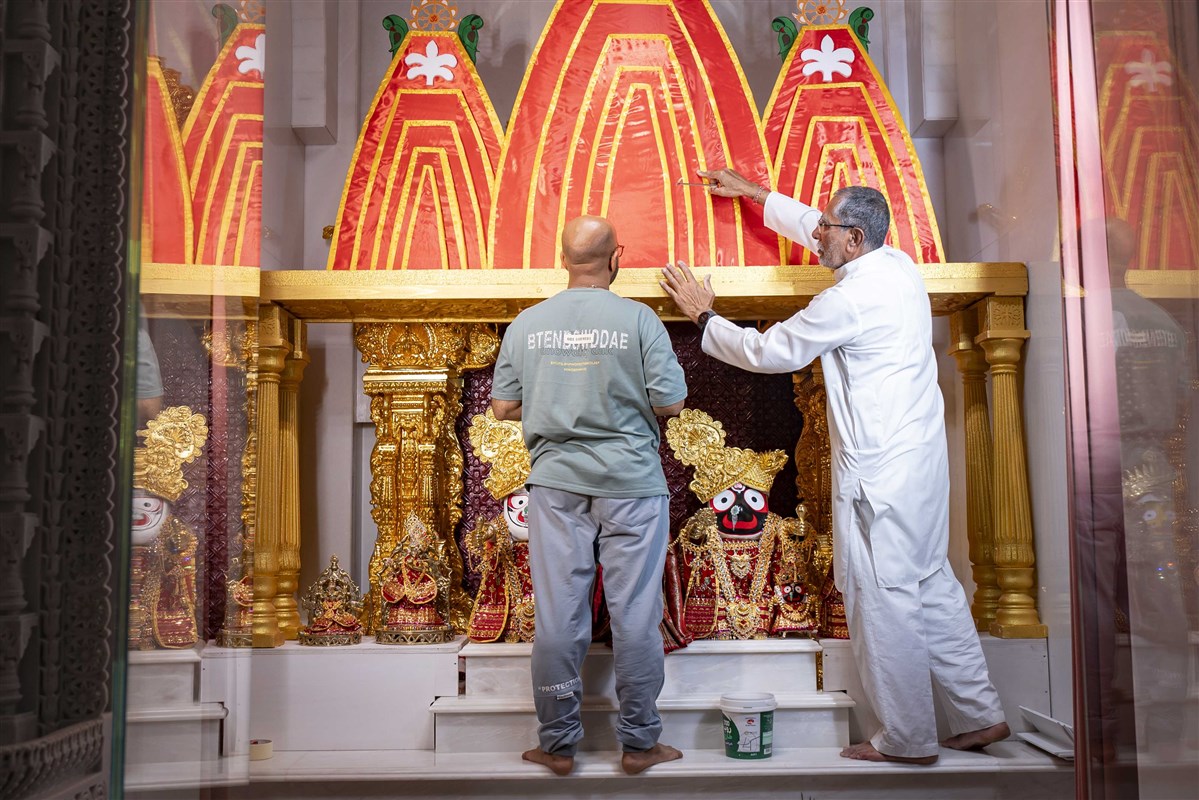 Volunteers preparing for the two-day Annakut festivities