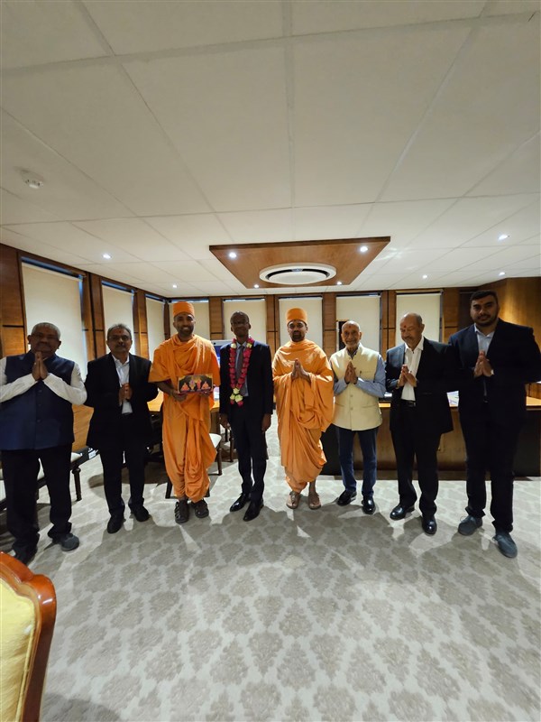 BAPS Representatives Meet Botswana's Vice President, Gaborone