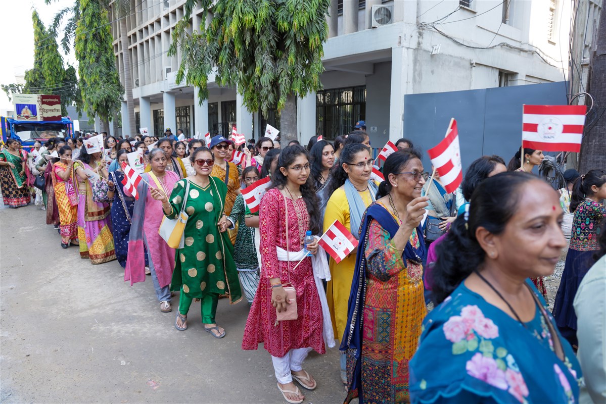 Nagar yatra through the streets of Dar es Salaam