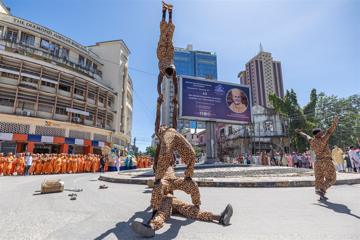 Nagar yatra through the streets of Dar es Salaam