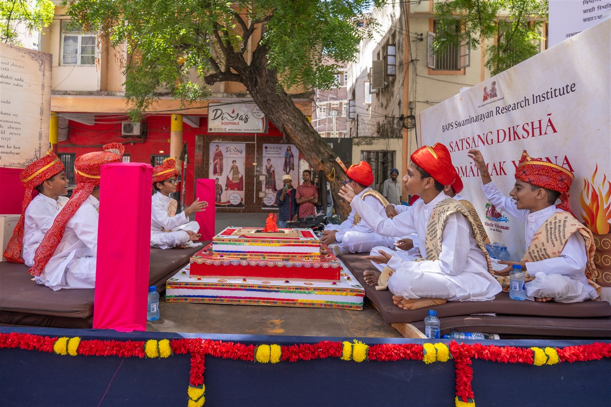Nagar yatra through the streets of Dar es Salaam