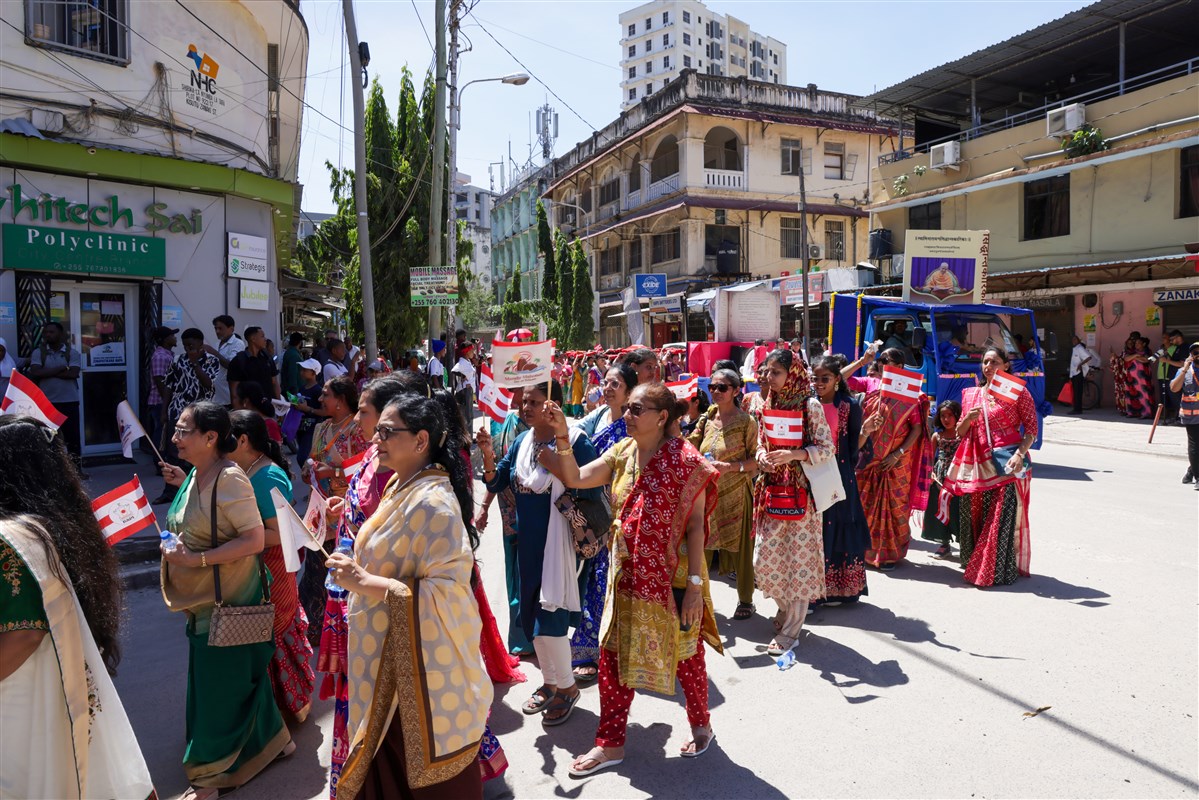 Nagar yatra through the streets of Dar es Salaam