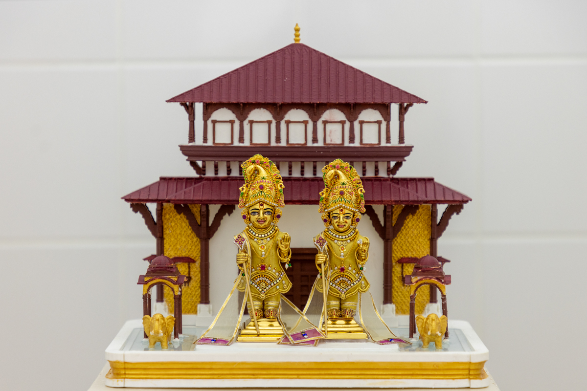 Shri Harikrishna Maharaj and Shri Gunatitanand Swami Maharaj