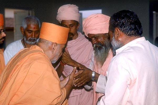  Swamishri meets the invited sadhus and mahants