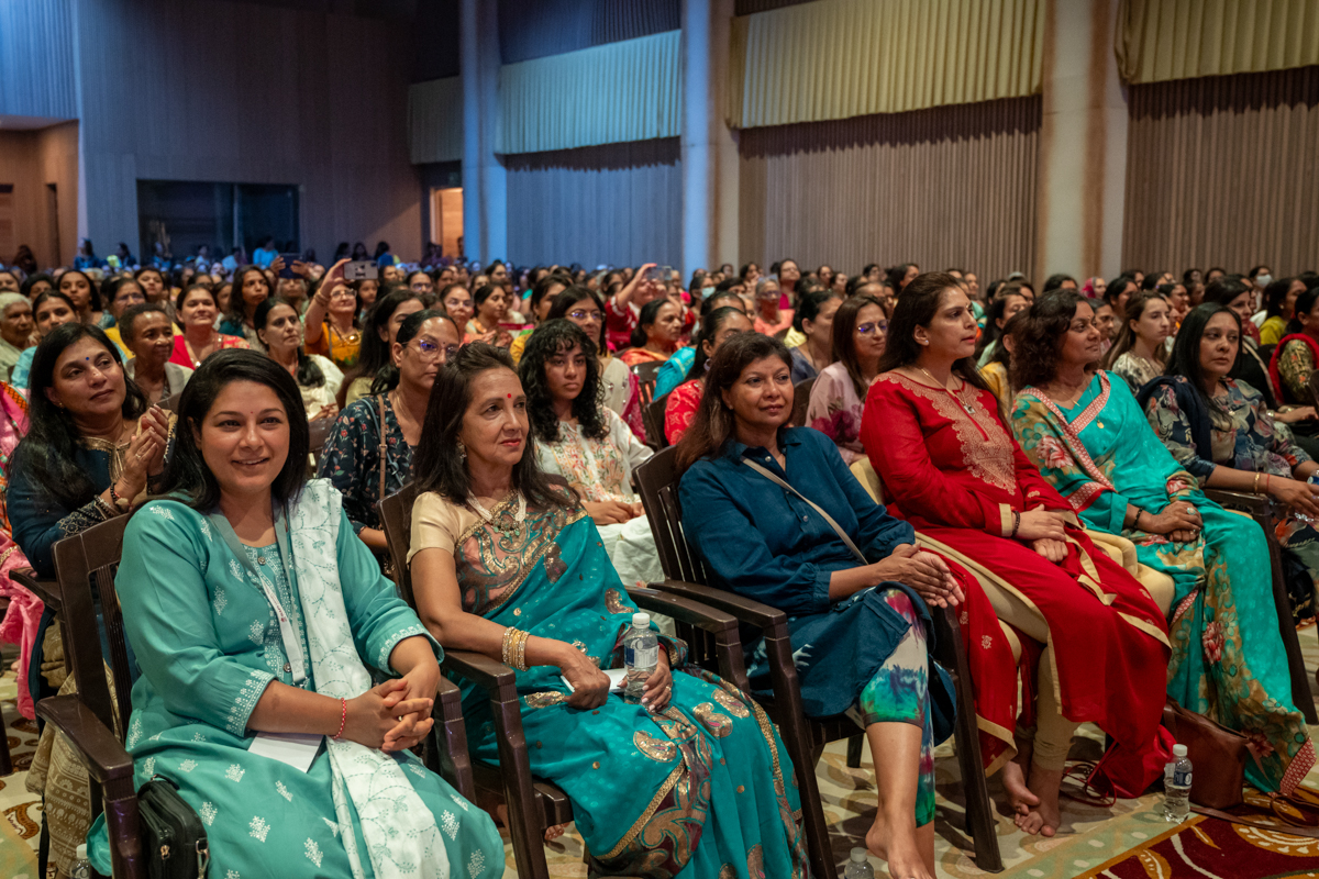 Devotees during the assembly