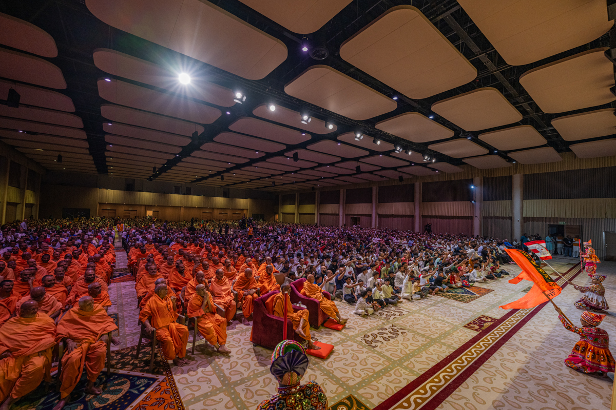 Swamis and devotees during the assembly