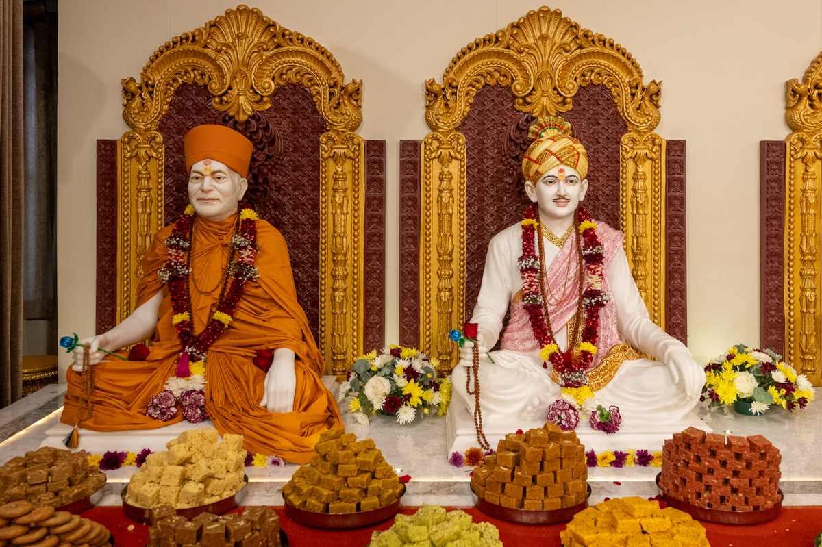Brahmaswarup Bhagatji Maharaj and Brahmaswarup Yogiji Maharaj