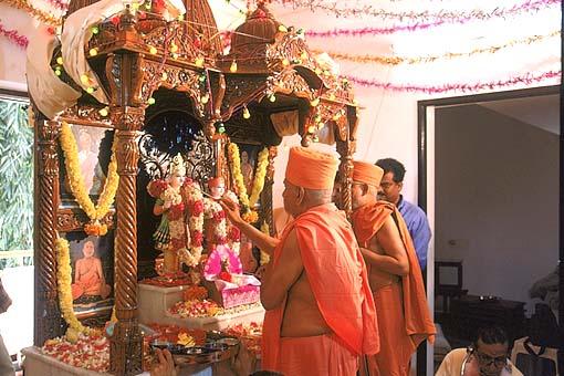 Murti pratishtha ceremony, invoking the Lord in the murtis of Lord Swaminarayan and Gunatitanand Swami   