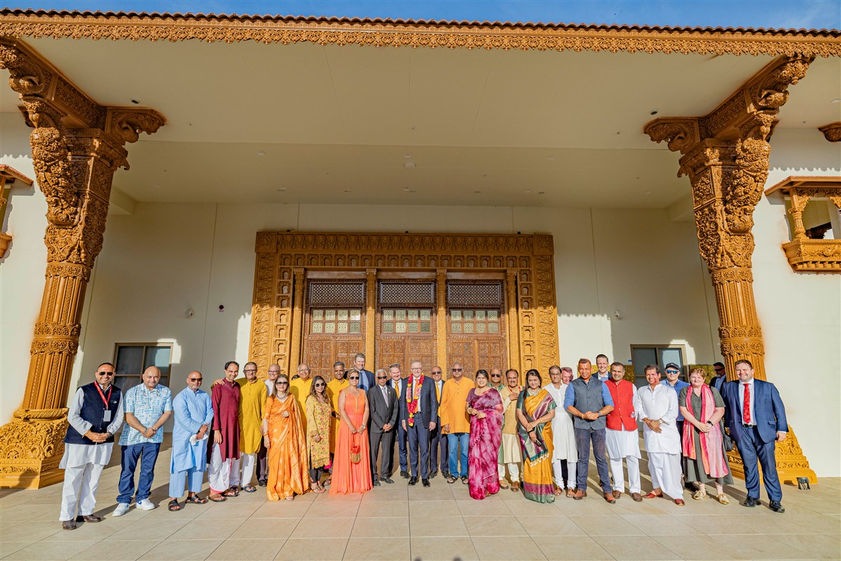 Prime Minister, Hon Anthony Albanese with Hon Chris Bowen - Minister for Climate Change and Energy of Australia, Hon Michelle Rowland - Minister for Communication of Australia and Hon Jason Clare - Minister for Education of Australia meet with members of various Hindu community organisations and Local leaders
