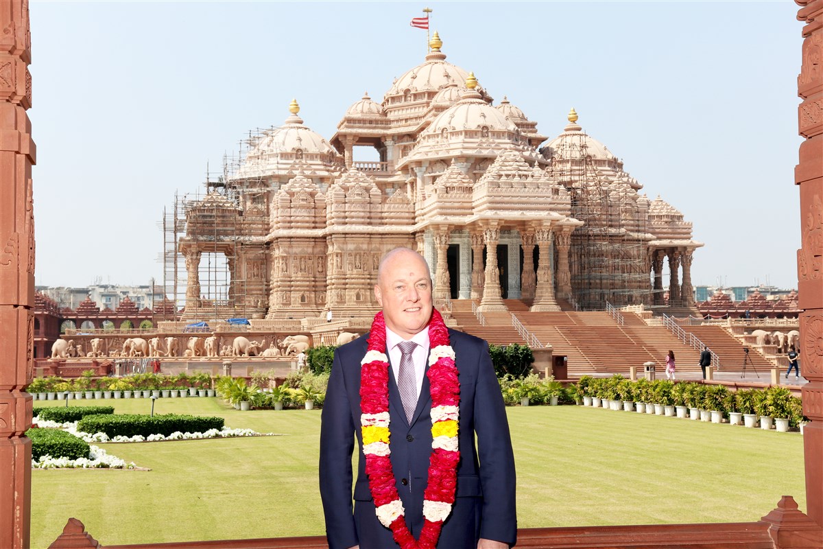New Zealand Prime Minister, Rt Hon Christopher Luxon, at Swaminarayan Akshardham in New Delhi 