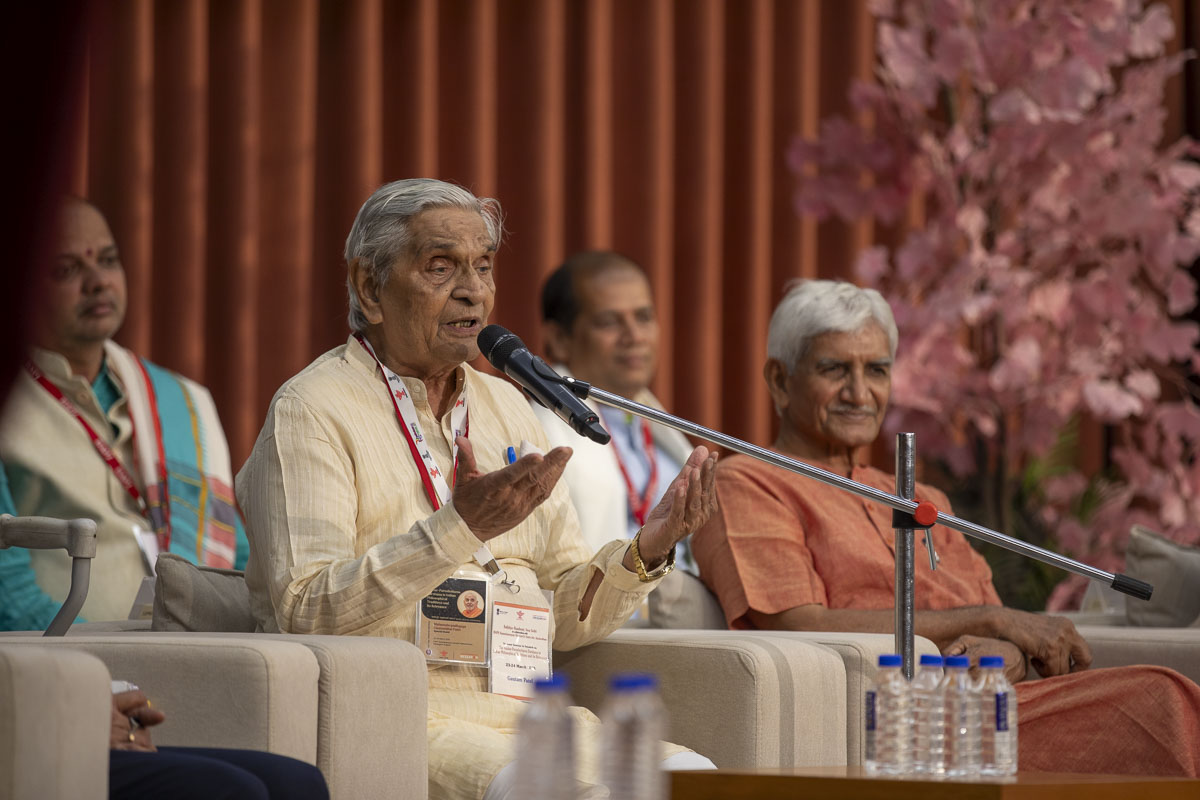 Padma Shri Gautambhai Patel, A renowned Sanskrit scholar from Gujarat, addresses the assembly